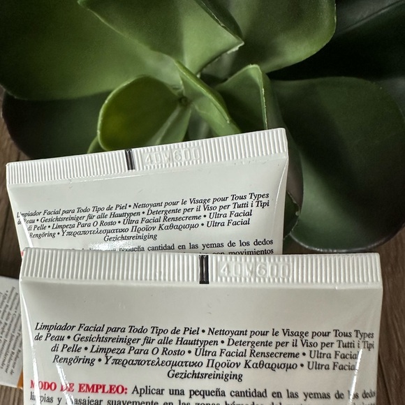 Kiehl’s ultra facial cleanser x2, 12.5% Vit C - Self Care Lot New/Unused! - Picture 8 of 11